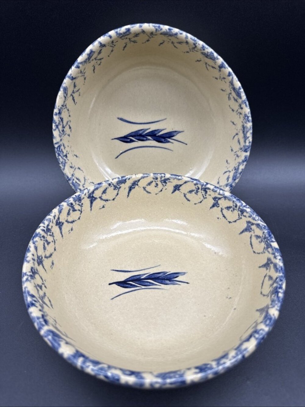 VTG RRP Roseville Ohio Blue Wheat Spongeware Salad Bowl Set 2 Farm Cottage 2.5oz